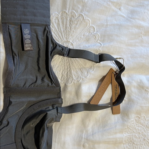 Skims Logo Shine Corset Bra - Picture 3 of 6